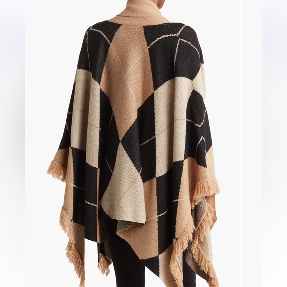 L'AGENCE Black and Tan Cape - Picture 2 of 5